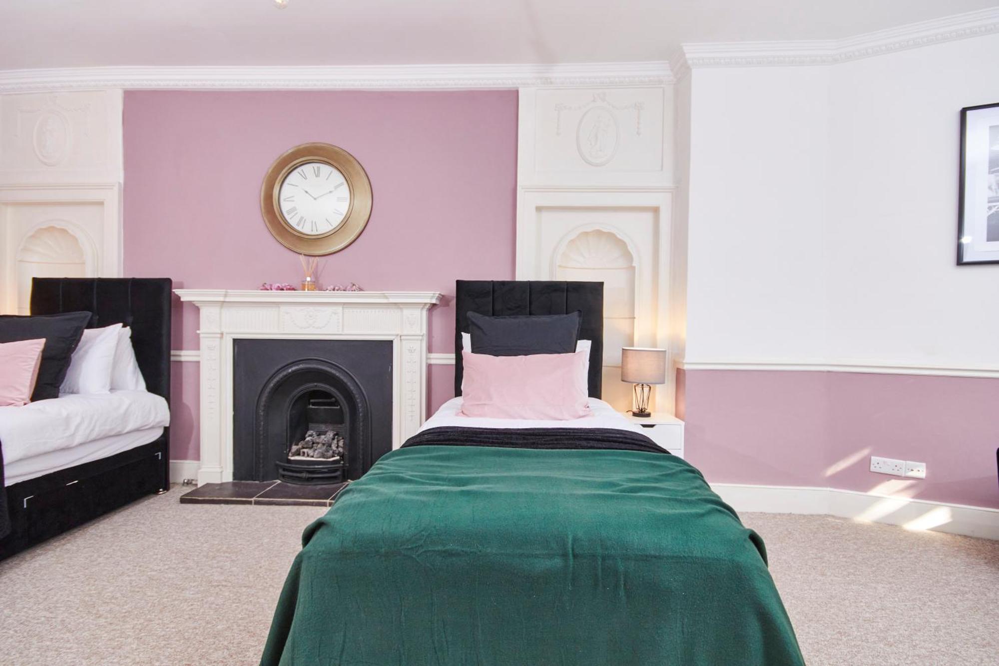 Beautiful 2Bedroom 4 Actual Beds House With Wifi By Purestay Bath Dış mekan fotoğraf