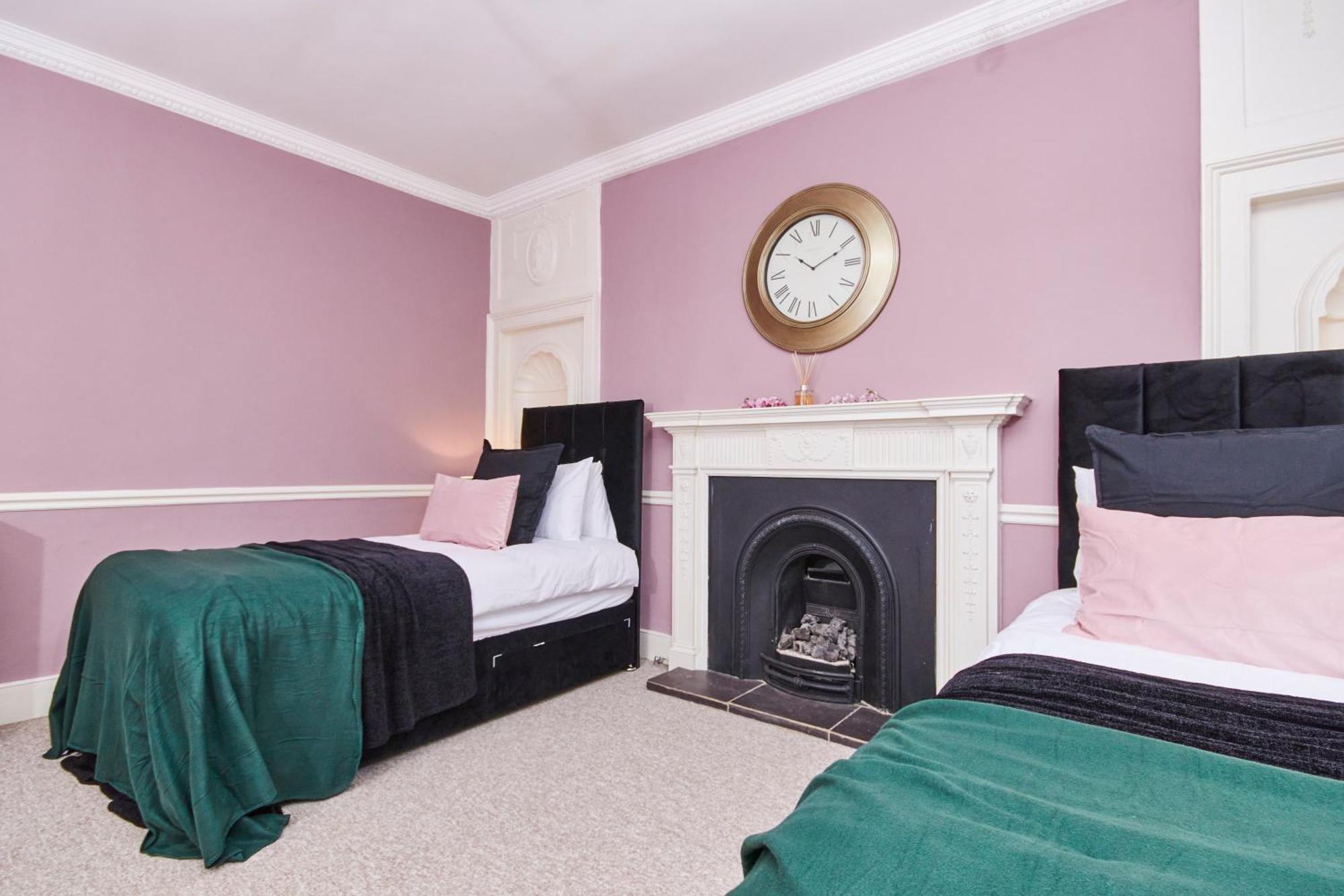 Beautiful 2Bedroom 4 Actual Beds House With Wifi By Purestay Bath Dış mekan fotoğraf
